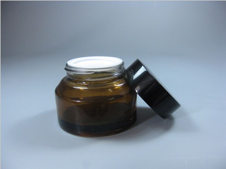 50g amber glass jars with black lids supplier: Baolinglass.com