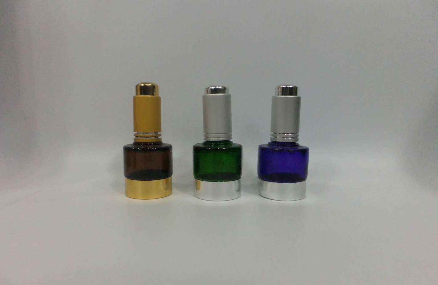 premium 20ml dropper bottle with gold bottom