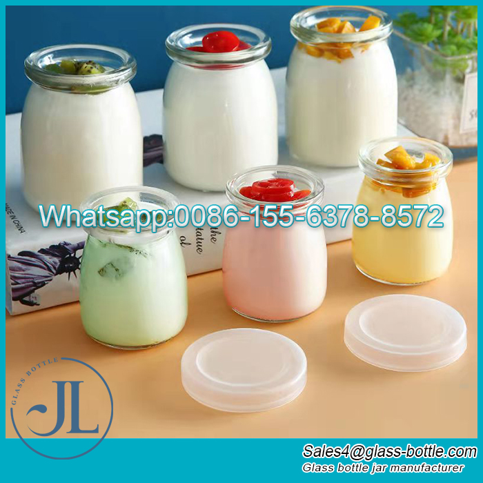 Mousse glass jars for milk pudding with plastic cap