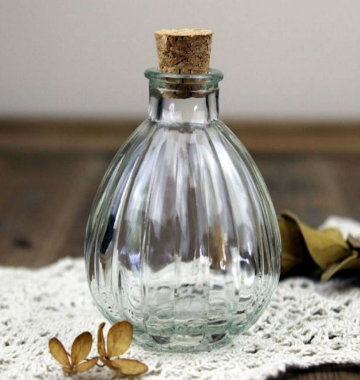 aromatherapy bath oil glass bottle with cork lid