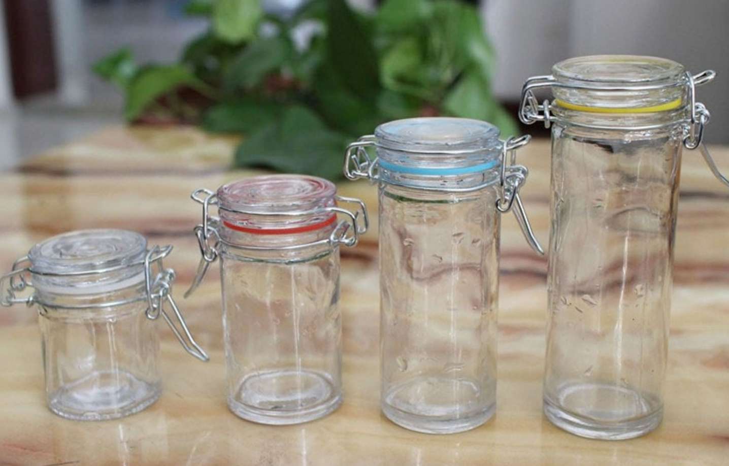clear glass storage jar with clip cap