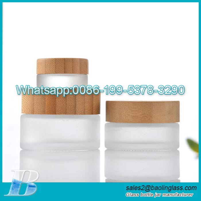 50ml Frosted cosmetic jar with bamboo cap