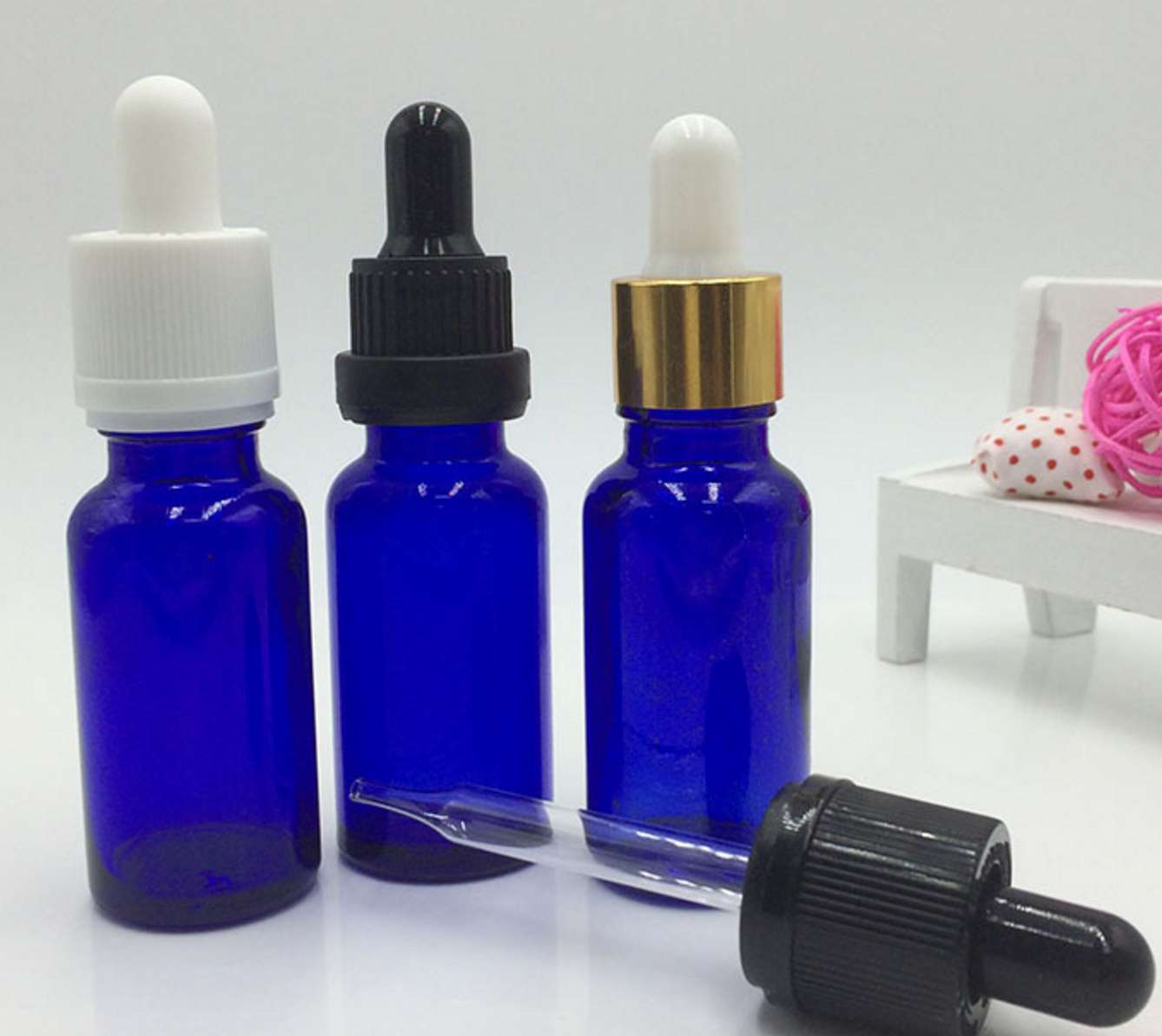 20ml blue glass dropper bottle for aromatherapy and essential oils