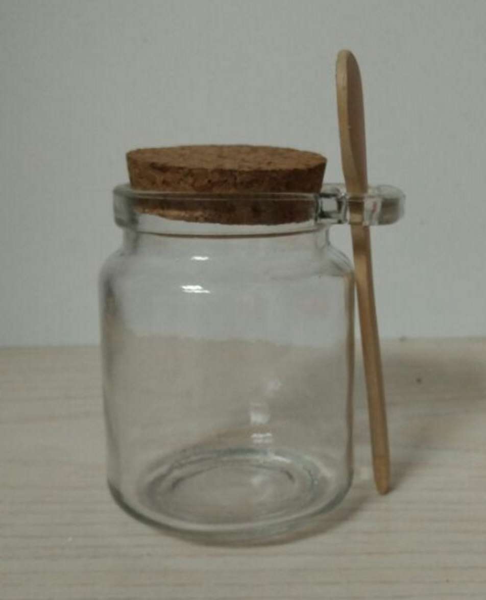 8 ounce spice jar with with wooden spoon holder