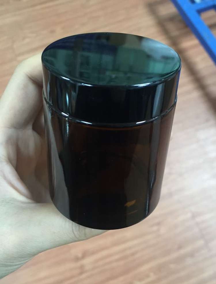 100ml straight side amber glass jar with black lid