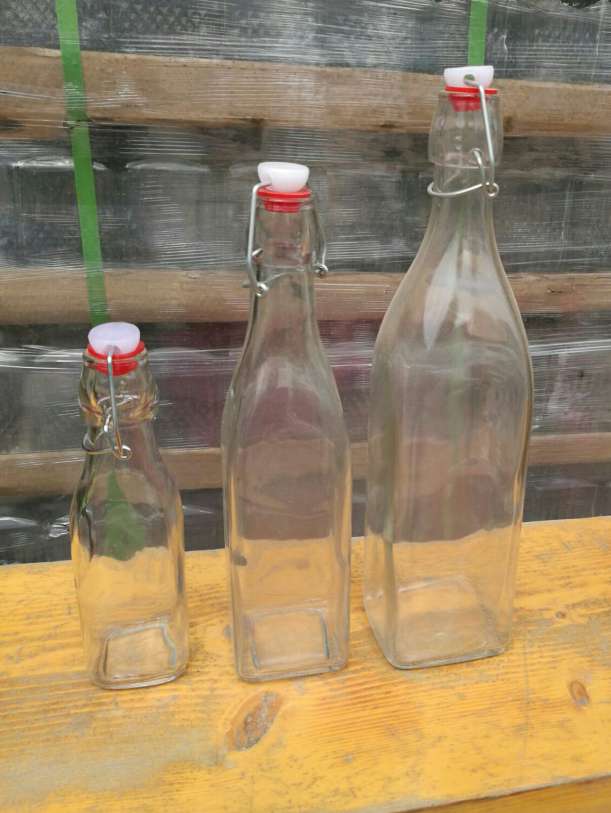 250ml glass bottle with swing top