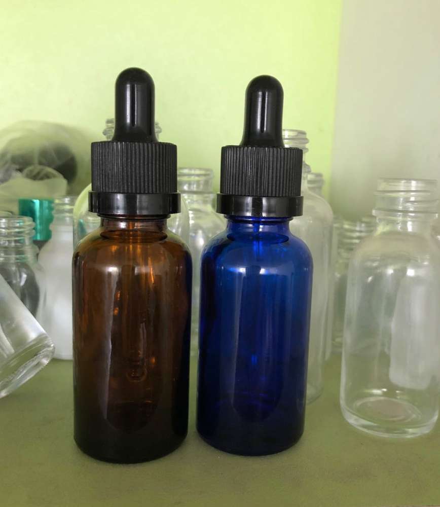 30ml blue glass container with dropper