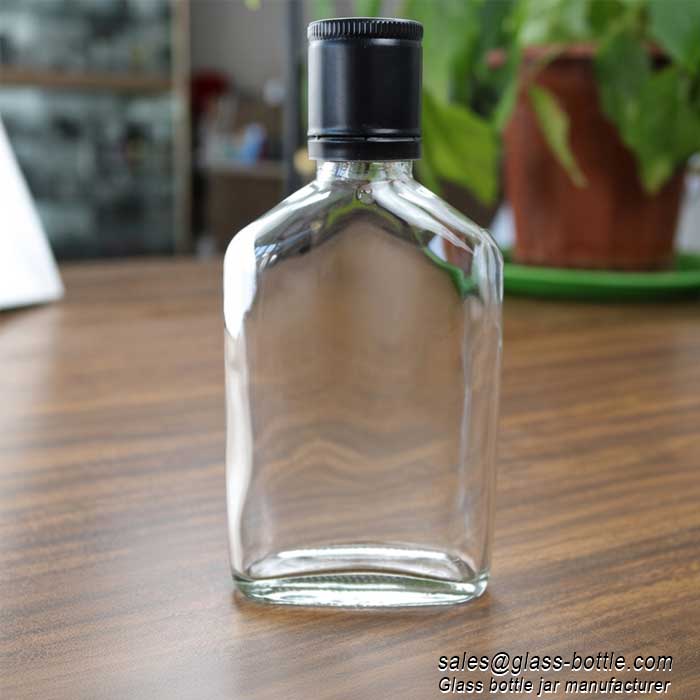 100 ml 150ml Glass Flask Liquor Bottle with Black Caps