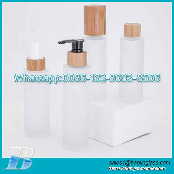 Luxury Bamboo Lid Frosted Glass Bottle with Spray Pump/Lotion Pump/Treatment Pump/Screw Cap