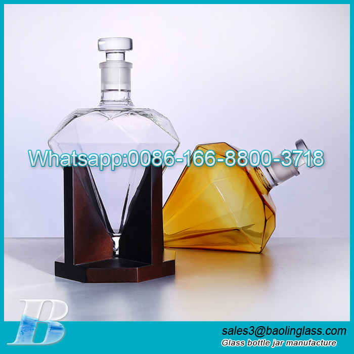 850ml 1000ml high borosilicate glass diamond shape liquor bottle with wooden shelf