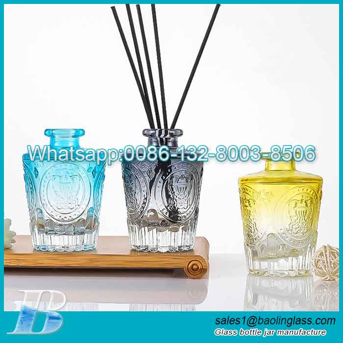 Customized Gradient Colors 150ml Embossed Glass Fragrance Diffuser Bottles