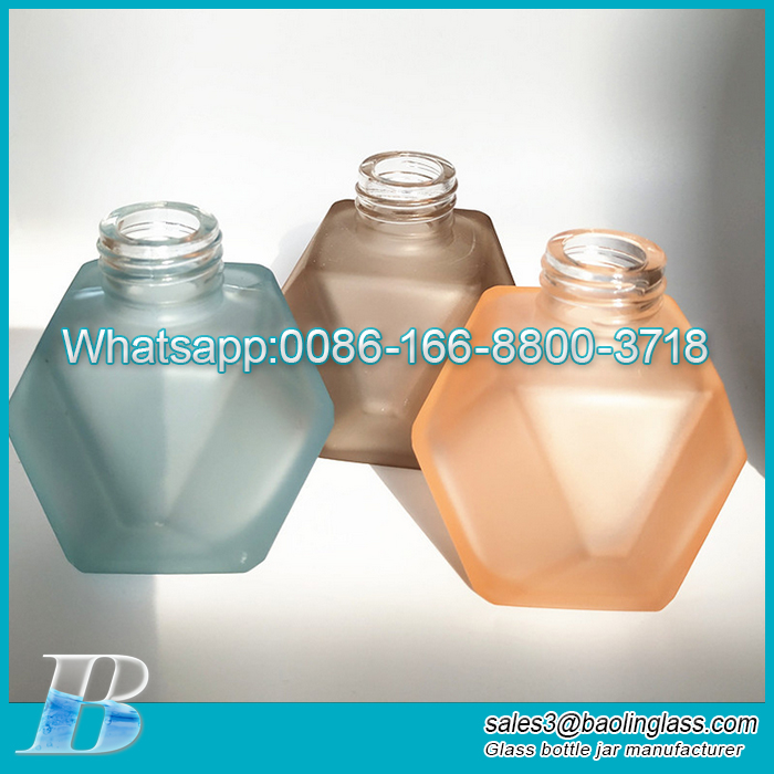 New design 100ml no-fire aromatherapy empty bottle reed diffuser wood frosted colourful angle bottle