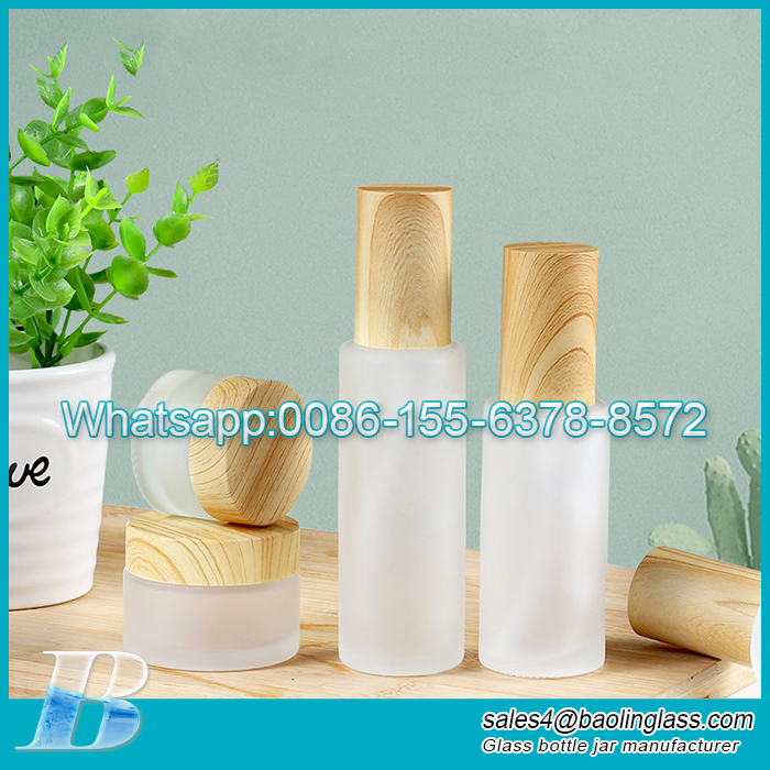 China Frosted lotion serum glass bottle with wooden press cap