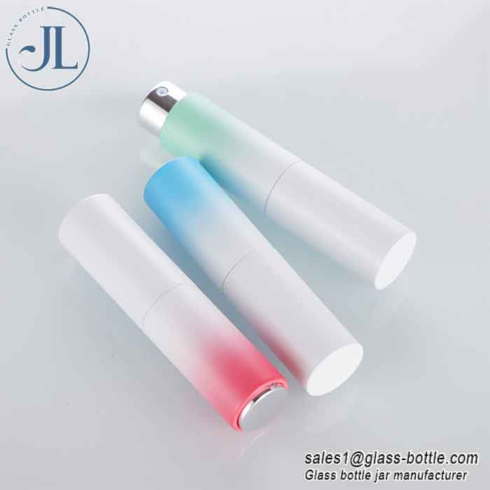 Twist-top Gradient Color Portable Oral Freshening Spray Bottle Perfume Dispenser Manufacturer