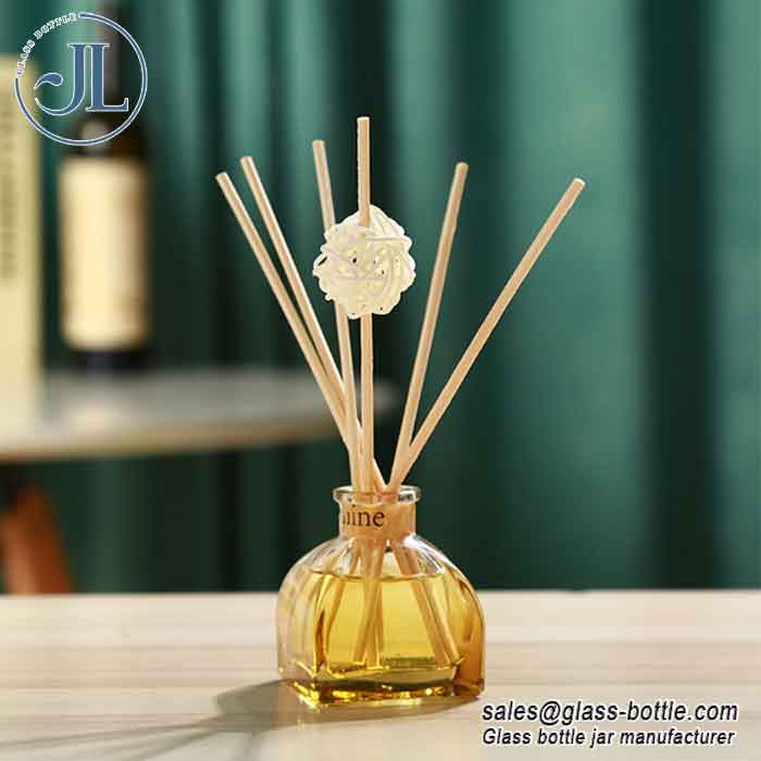 Aromatherapy reed diffuser essential oil bottle supplier