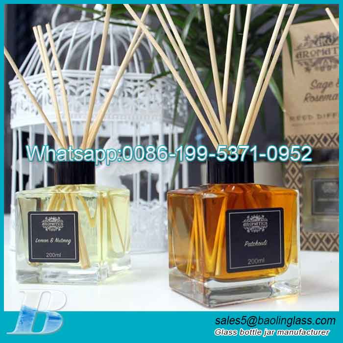 Custom luxury essential oil diffuser bottle supplier