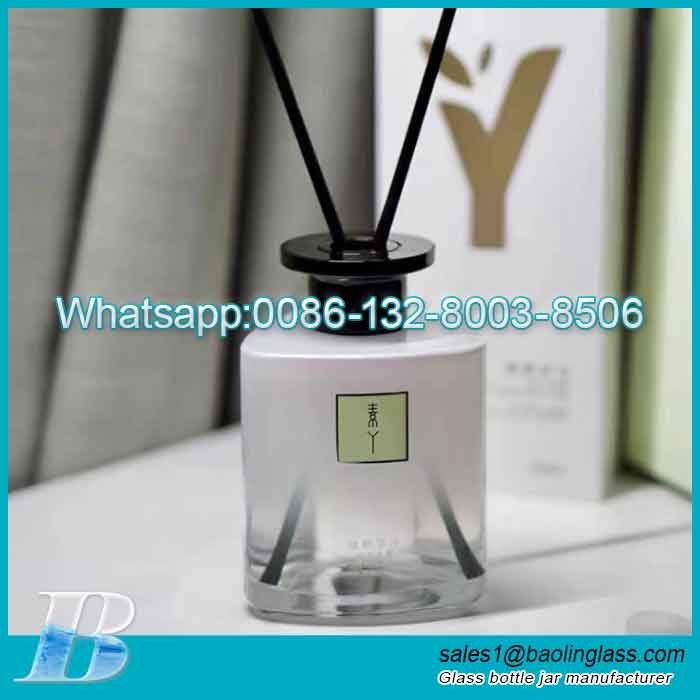 150ml Glass Reed Diffuser Bottle with Black Lid