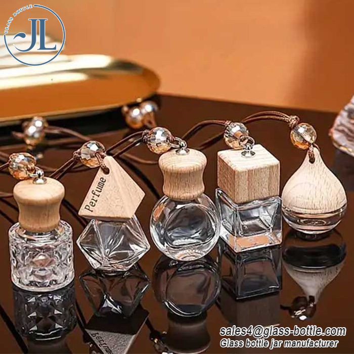 Elegant Cute Luxury Hanging Car Perfume Bottles with Wooden Lids