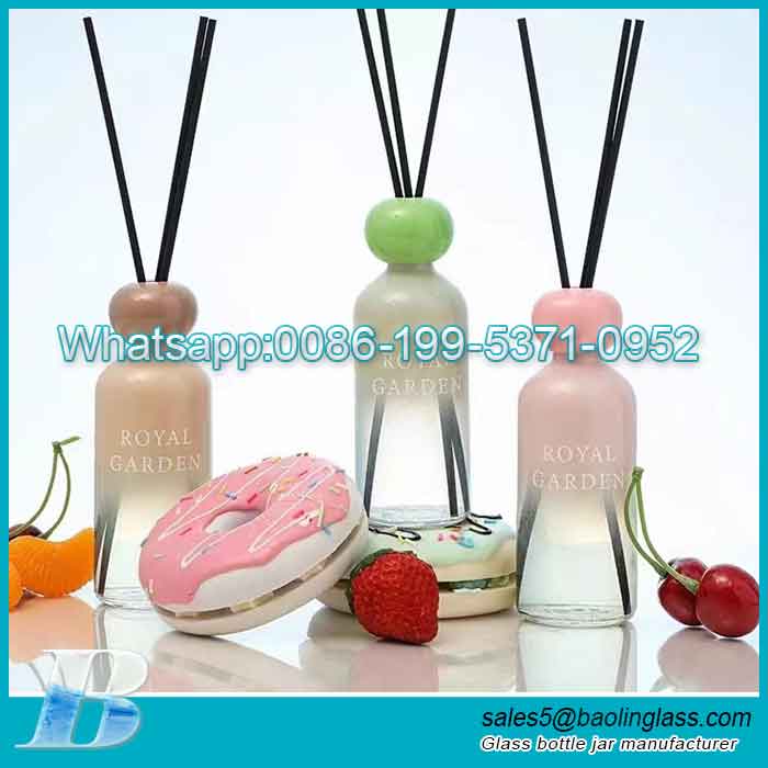 Luxury aroma diffuser glass bottle with resin lid