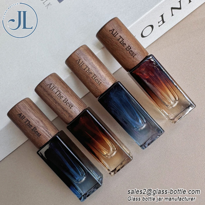 Perfume Spray Bottle with Wooden Cap