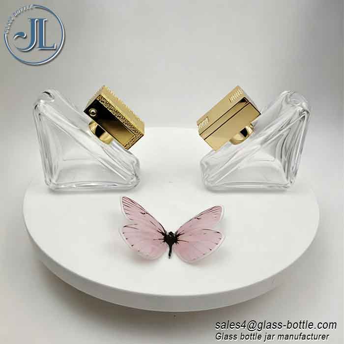 New Style Unique Luxury Triangular Glass Perfume Bottle